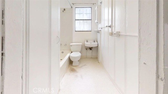 Detail Gallery Image 10 of 11 For 712 Manhattan Ave, Hermosa Beach,  CA 90254 - – Beds | – Baths