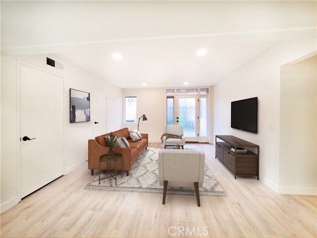 Detail Gallery Image 4 of 24 For 25671 Le Parc #1,  Lake Forest,  CA 92630 - 1 Beds | 1 Baths