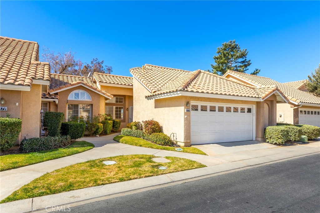 573 La Costa Drive