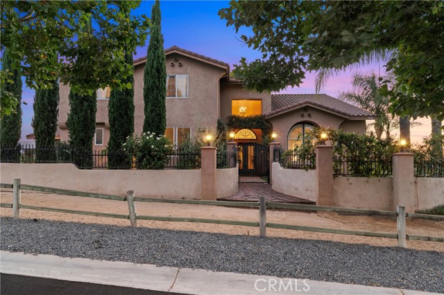 Detail Gallery Image 2 of 52 For 1104 Thoroughbred Ln, Norco,  CA 92860 - 4 Beds | 4/1 Baths