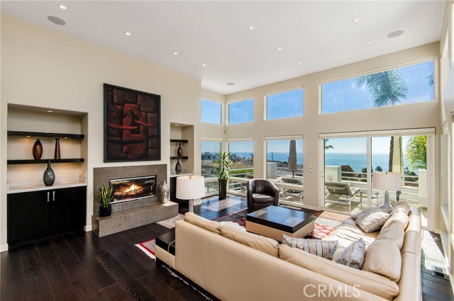 Detail Gallery Image 2 of 40 For 818 Hillcrest Dr, Laguna Beach,  CA 92651 - 4 Beds | 3/1 Baths