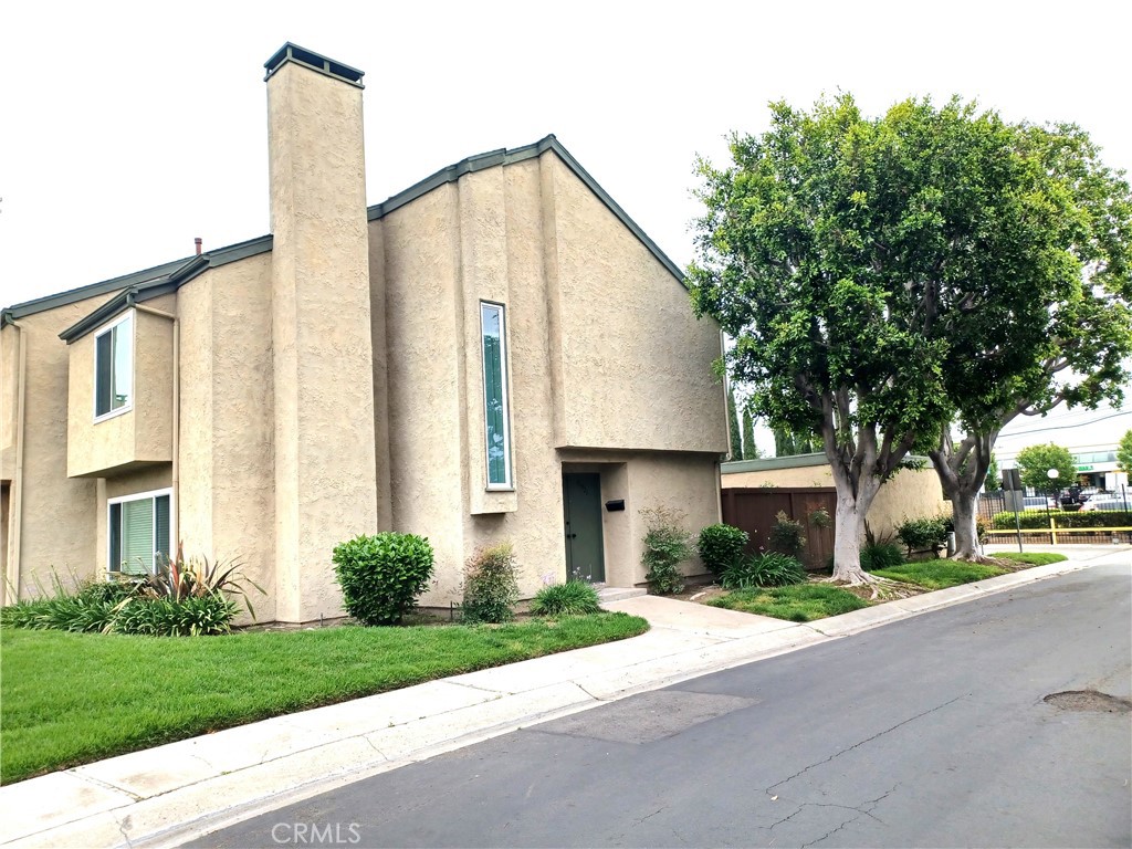 15921 Rhodolite Court