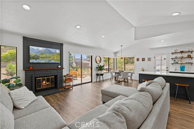 26175 Montolla Lane, Valencia CA: https://media.crmls.org/medias/75242781-59e3-452d-b6c7-7664772c1769.jpg