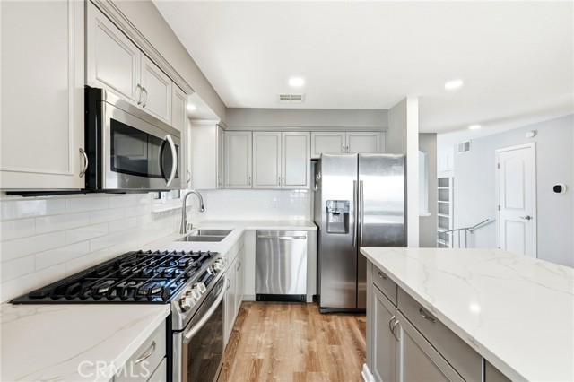 Detail Gallery Image 3 of 27 For 9950 Topanga Canyon Bld #58,  Chatsworth,  CA 91311 - 3 Beds | 2/1 Baths