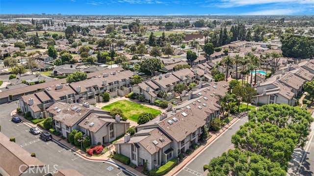 2220 E Chapman Avenue, Fullerton CA: https://media.crmls.org/medias/75245921-0f20-40c5-aa65-3fde3d1ba67c.jpg