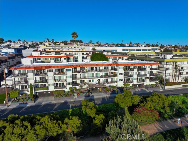 1720 Ardmore Avenue, Hermosa Beach, California 90254, 1 Bedroom Bedrooms, ,1 BathroomBathrooms,Residential,For Sale,Ardmore,PV24067554