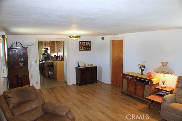 Detail Gallery Image 4 of 29 For 13838 Redlands, Moreno Valley,  CA 92555 - 2 Beds | 1 Baths