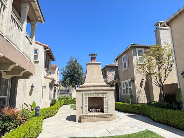 Detail Gallery Image 5 of 27 For 14975 S Highland Ave #17,  Fontana,  CA 92336 - 3 Beds | 2/1 Baths