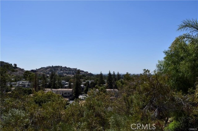 5904 E Bottlebrush Drive, Orange CA: https://media.crmls.org/medias/752540d3-df92-4fde-9db2-3697d8d70279.jpg