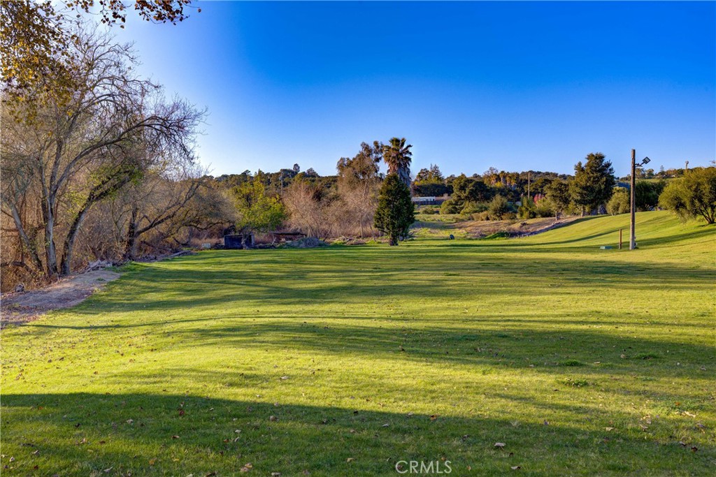 https://media.crmls.org/medias/752560d8-af0b-4c2a-b0f8-c25ba605a741.jpg?preset=X-Large