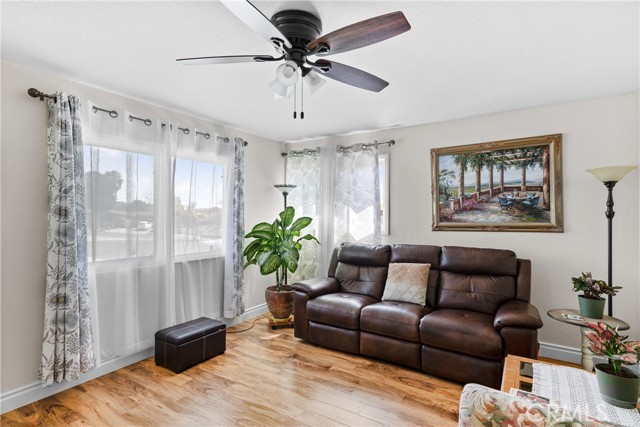 3280 Calle Osuna, Oceanside, California 92056, 2 Bedrooms Bedrooms, ,2 BathroomsBathrooms,Residential,For Sale,Calle Osuna,ND24085135