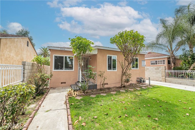 5166 McCallum Avenue, South Gate CA: https://media.crmls.org/medias/752748b8-28e7-429a-9a80-b0ddda09a540.jpg
