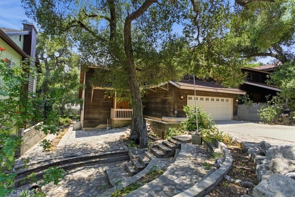 3810 Honolulu Avenue