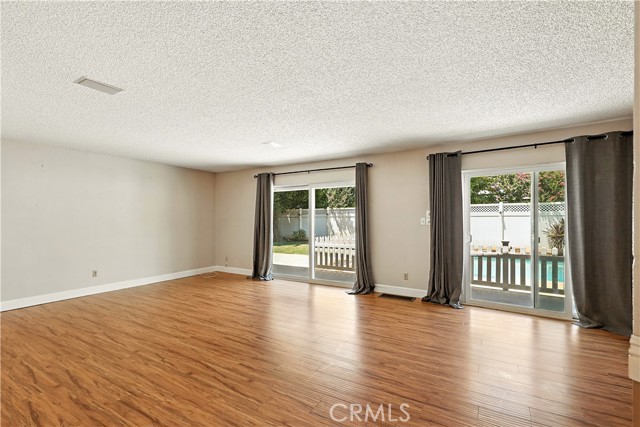 Detail Gallery Image 5 of 62 For 1011 Wyoming Dr, Merced,  CA 95340 - 5 Beds | 3 Baths