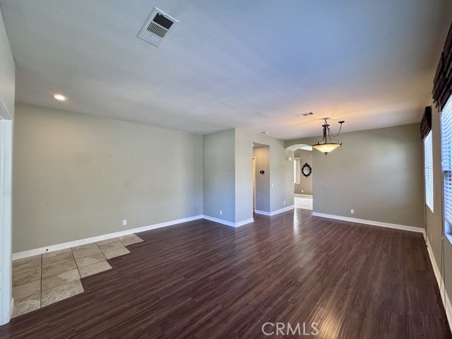https://media.crmls.org/medias/7528aad0-dfe8-421c-aad3-299dc4b79617.jpg?preset=X-Large