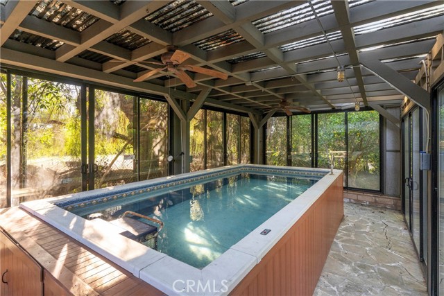 Detail Gallery Image 10 of 37 For 5653 Shirley Ave, Tarzana,  CA 91356 - 3 Beds | 2 Baths