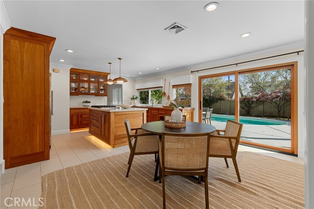 Image 28 of 73 For 4972 Park  