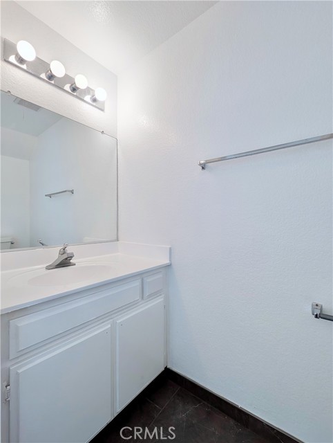 9235 Woodman Avenue, Arleta CA: https://media.crmls.org/medias/75298409-5616-43b7-9379-a5fabc98c65e.jpg