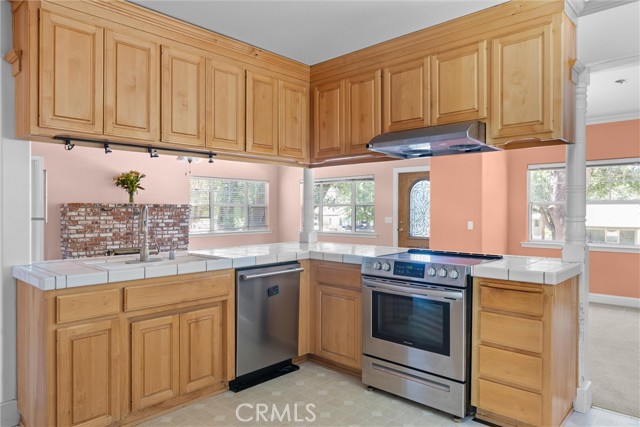 Detail Gallery Image 5 of 37 For 117 17th St, Paso Robles,  CA 93446 - 4 Beds | 3 Baths