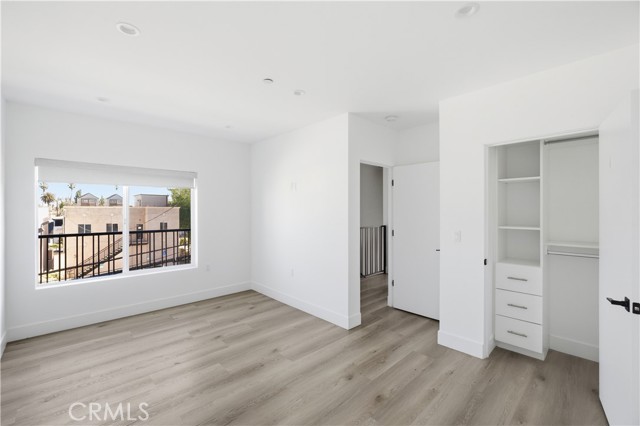 Detail Gallery Image 12 of 18 For 21721 Hart, Canoga Park,  CA 91303 - 3 Beds | 2 Baths