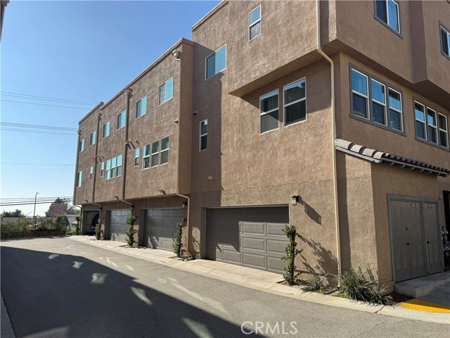 Detail Gallery Image 26 of 35 For 12745 Watt Ln #B,  Sylmar,  CA 91342 - 4 Beds | 3/1 Baths