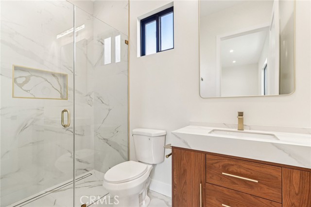 Detail Gallery Image 27 of 72 For 8006 Lloyd Ave, North Hollywood,  CA 91605 - 7 Beds | 6 Baths