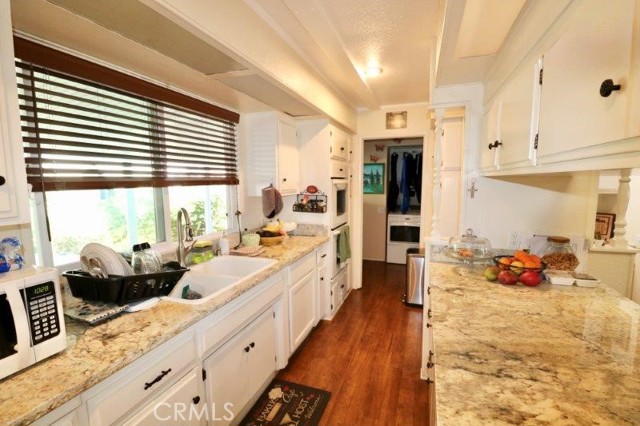 12623 Lake Frost Way, La Mirada CA: https://media.crmls.org/medias/752a2e0c-5d06-4aba-a33b-81ba016a6da2.jpg