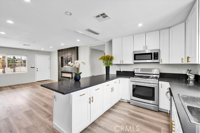 73355 Sun Valley Drive, 29 Palms CA: https://media.crmls.org/medias/752a6e9f-df7b-4a79-a7e1-80def2bd1f85.jpg