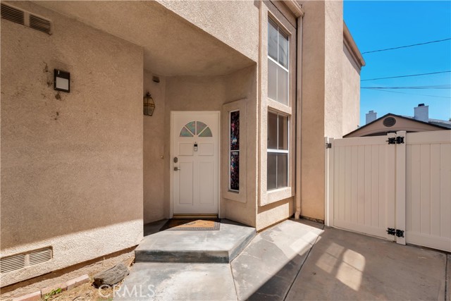 19017 Gault Street, Reseda CA: https://media.crmls.org/medias/752a81fb-6e8f-4a6a-834e-44a8b5e57636.jpg