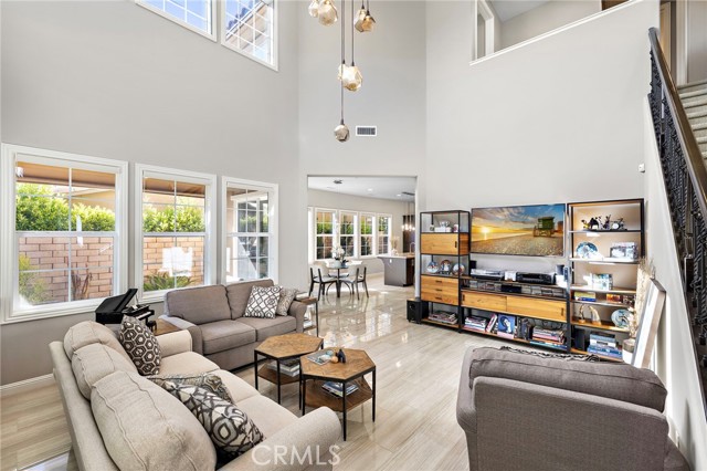 42 Castellana, Lake Forest CA: https://media.crmls.org/medias/752addf9-438b-467e-b0c0-4d7cad98a4c9.jpg