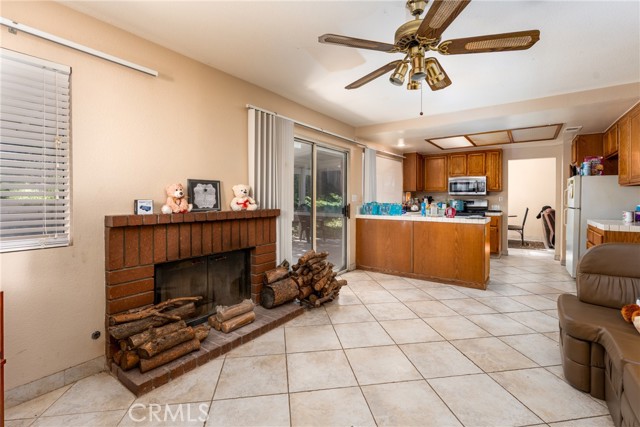 Detail Gallery Image 7 of 16 For 9656 Pebble Brook Dr, Moreno Valley,  CA 92557 - 4 Beds | 3 Baths