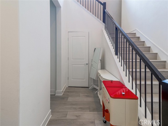 Detail Gallery Image 2 of 43 For 20725 W Liana Ct, Porter Ranch,  CA 91326 - 5 Beds | 5/1 Baths
