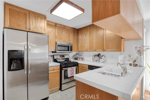 Detail Gallery Image 11 of 39 For 15760 Midwood, Granada Hills,  CA 91344 - 3 Beds | 3 Baths