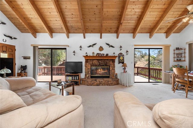 Detail Gallery Image 5 of 38 For 32947 Squirrel Ln, Arrowbear,  CA 92308 - 2 Beds | 2 Baths
