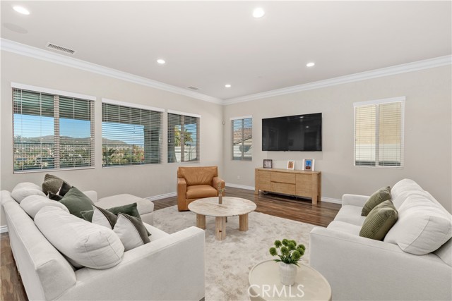 Detail Gallery Image 5 of 40 For 24062 Buckstone, Menifee,  CA 92584 - 5 Beds | 3/1 Baths