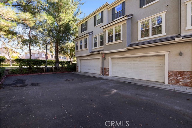 23402 Brookdale Lane, Valencia CA: https://media.crmls.org/medias/752d69b2-3ca2-4061-9251-6f2f7dbe4a73.jpg