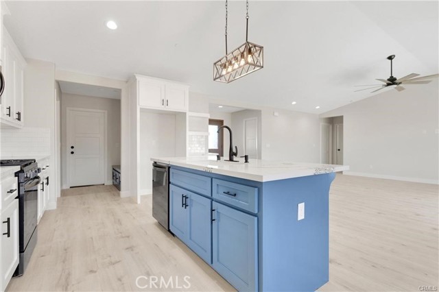Detail Gallery Image 14 of 41 For 22562 Houston St, Apple Valley,  CA 92308 - 4 Beds | 2 Baths