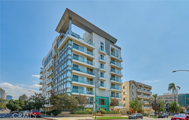 Detail Gallery Image 1 of 31 For 702 S Serrano Ave #405,  Los Angeles,  CA 90005 - 2 Beds | 2 Baths