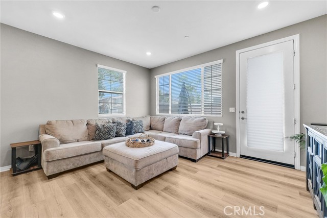 16548 Monteviejo Street, Fontana CA: https://media.crmls.org/medias/752edd61-5f4a-4e5a-8f2d-1b769f4b3c95.jpg