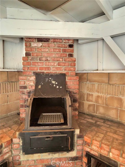 Detail Gallery Image 7 of 8 For 1919 W 82nd St, Los Angeles,  CA 90047 - 3 Beds | 2/1 Baths