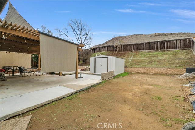 12284 Sandy Creek, Riverside CA: https://media.crmls.org/medias/752f9c7e-4fc8-4fb3-8d43-a6dd627686d0.jpg