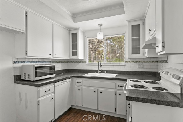 Detail Gallery Image 3 of 17 For 97 Abbeywood Ln, Aliso Viejo,  CA 92656 - 3 Beds | 1/1 Baths