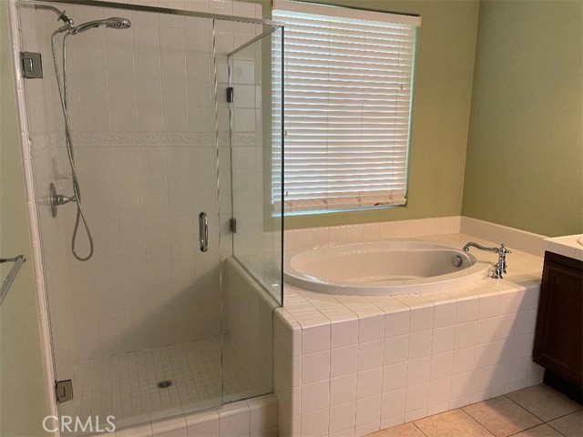Detail Gallery Image 25 of 31 For 5307 Rose Arbor Ln, Bakersfield,  CA 93306 - 4 Beds | 2/1 Baths