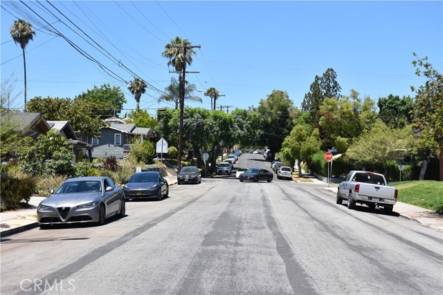 5318 Irvington Place, Los Angeles CA: https://media.crmls.org/medias/753073f3-da03-4fe1-aab6-5a2219c5158e.jpg
