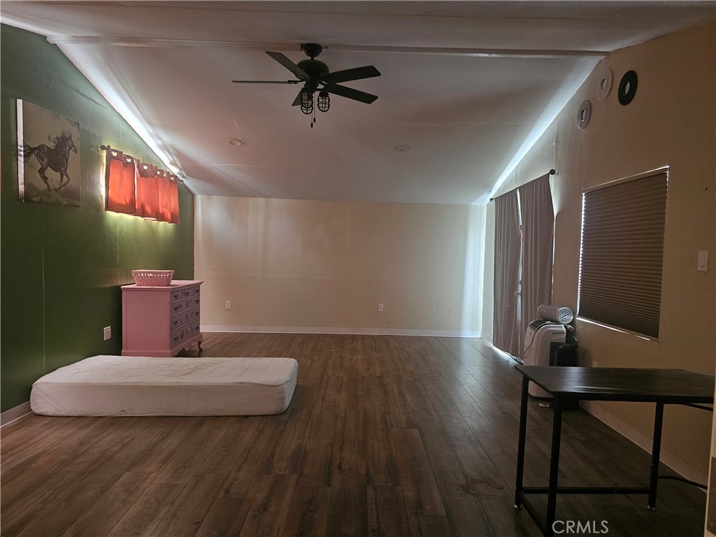 https://media.crmls.org/medias/7531881f-0298-47c6-8eca-76549cb288b4.jpg?preset=X-Large