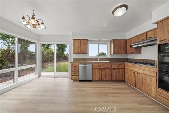 Detail Gallery Image 11 of 34 For 28557 Blythewood Dr, Rancho Palos Verdes,  CA 90275 - 5 Beds | 2/1 Baths