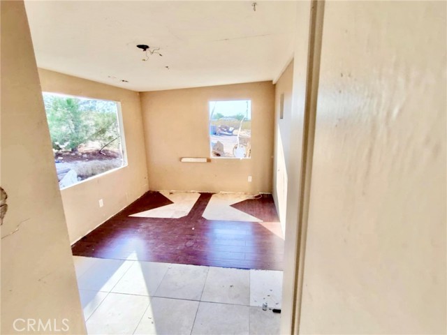 Detail Gallery Image 9 of 17 For 31633 Azurite Rd, Lucerne Valley,  CA 92356 - 1 Beds | 1 Baths