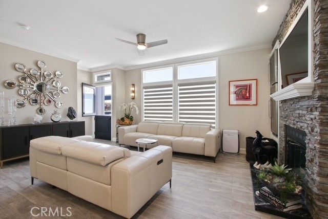 Detail Gallery Image 5 of 39 For 237 Plymouth Ave, Newport Beach,  CA 92660 - 3 Beds | 2 Baths