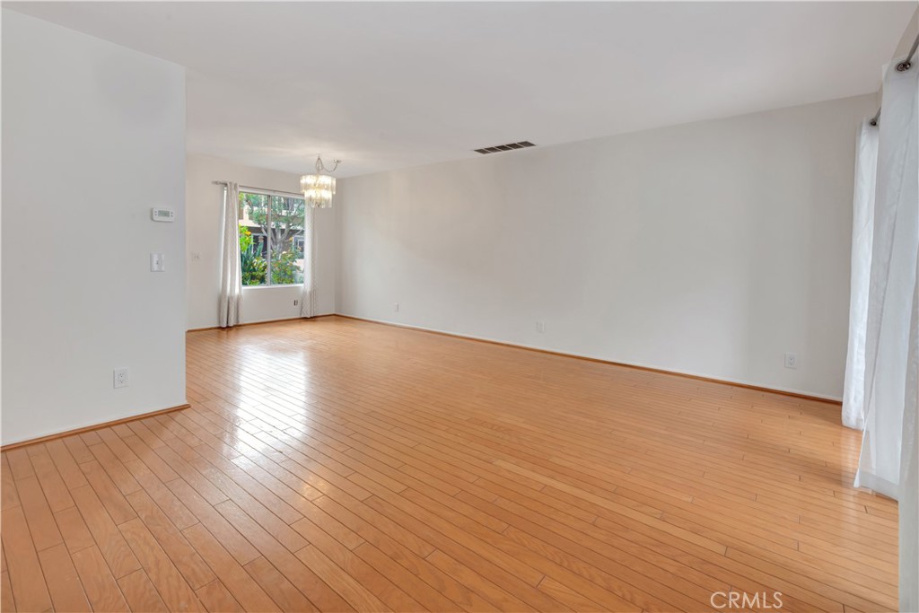 MLS #OC25237972 image #6