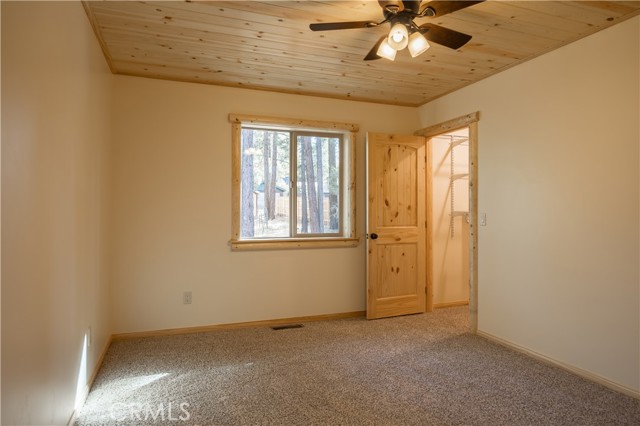 418 Los Angeles Avenue, Sugarloaf CA: https://media.crmls.org/medias/75349fce-3f93-4919-9922-c943caa4461e.jpg